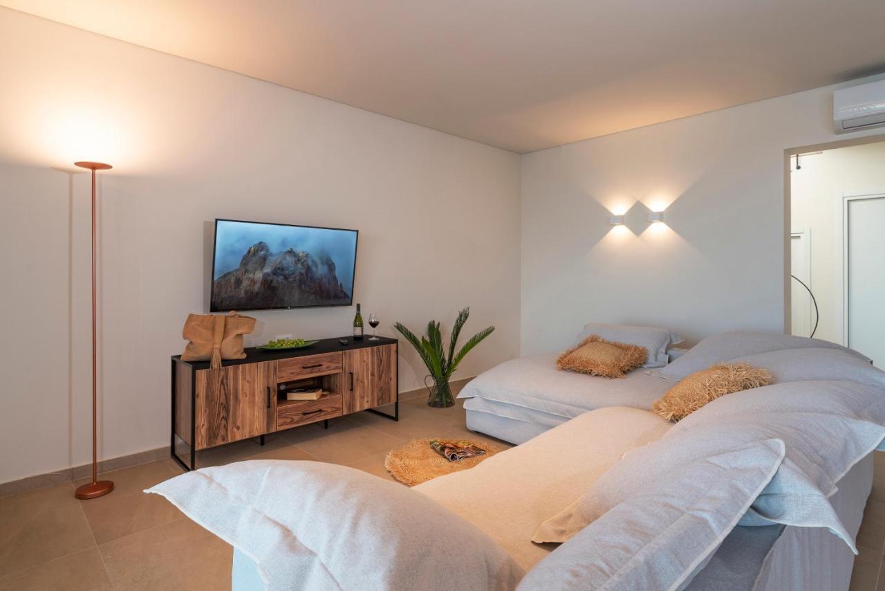 Aethrion Villas & Suites Gennadi Eksteriør bilde