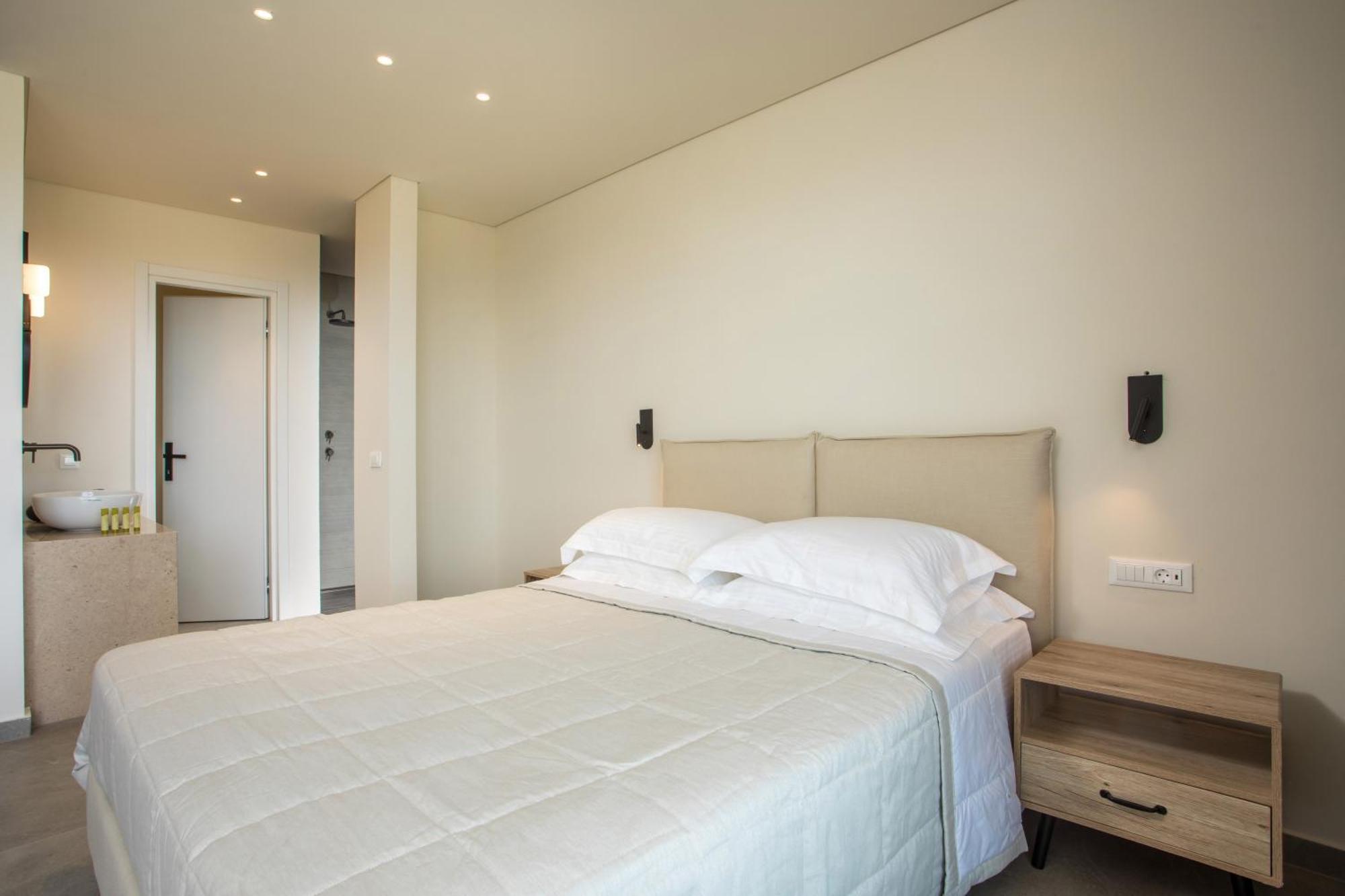 Aethrion Villas & Suites Gennadi Eksteriør bilde